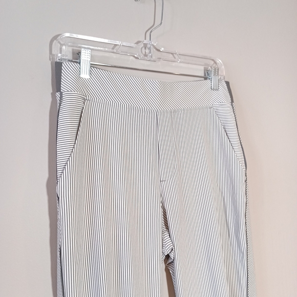 ATHLETA Brooklyn Mid Rise Ankle Pants City Stripe Gray White Size 6 - Picture 3 of 7